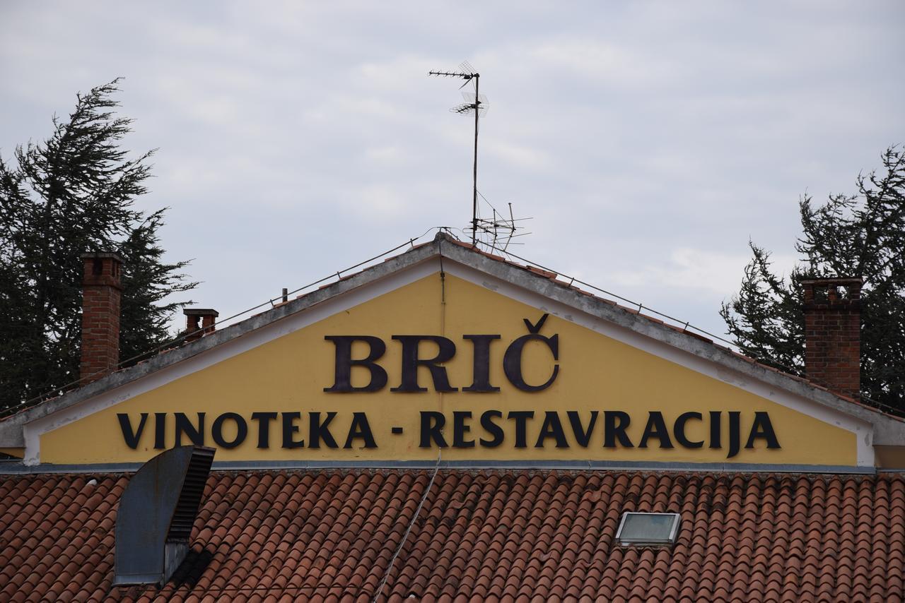 Restaurant Bric Dekani Экстерьер фото