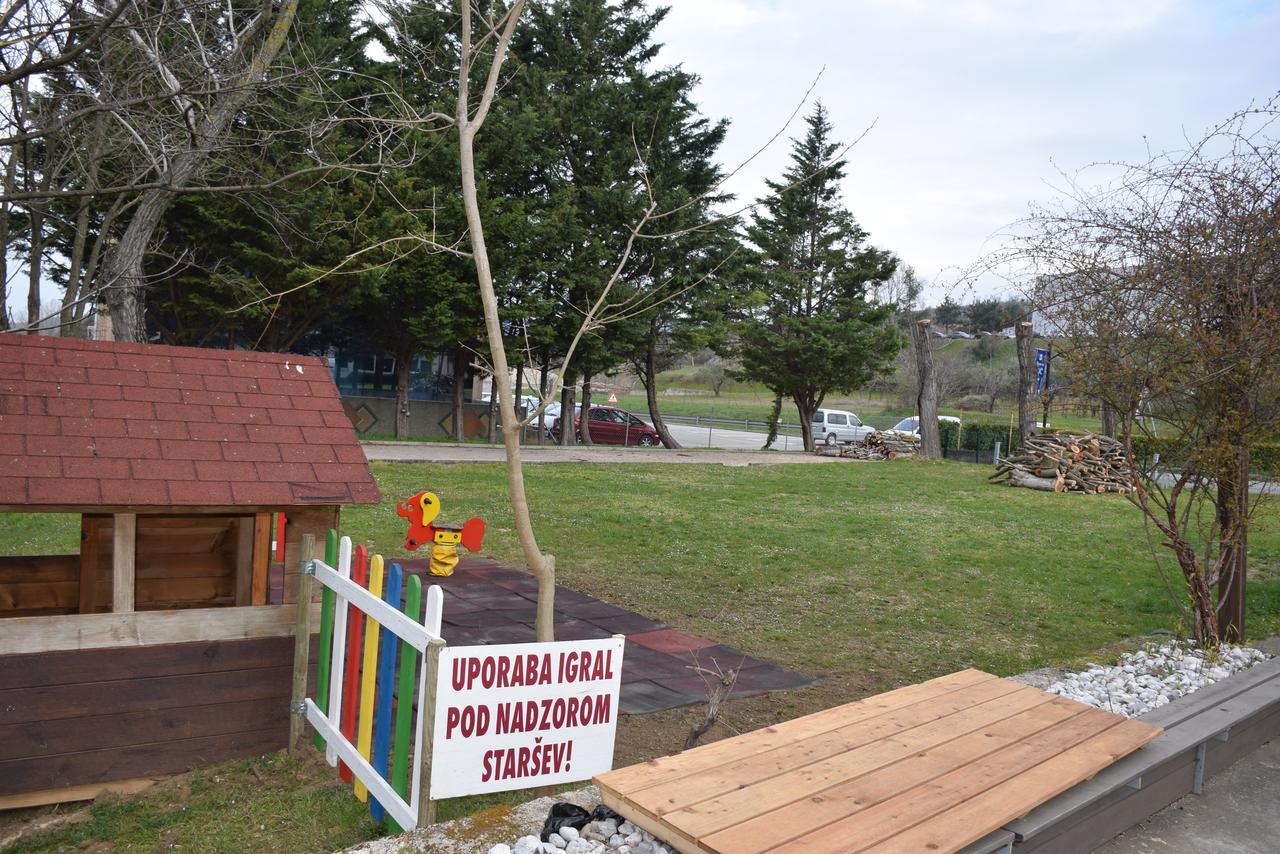 Restaurant Bric Dekani Экстерьер фото