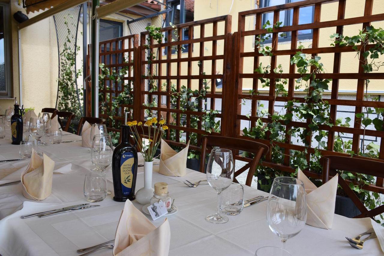Restaurant Bric Dekani Экстерьер фото